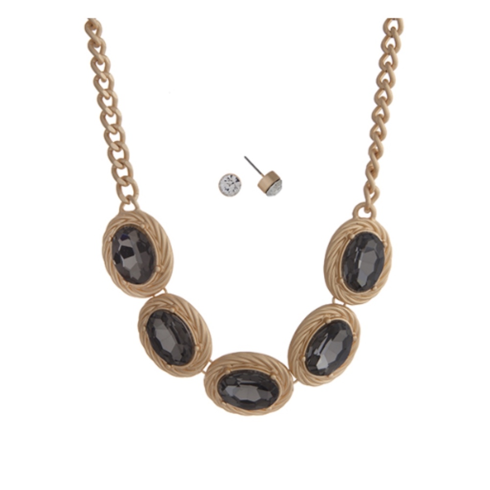 Black Oval Rhinestone Necklace Set in Matte Gold